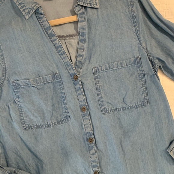 Sold ✨Chambray button down top old navy S - Picture 2 of 4